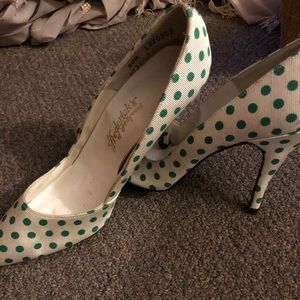 Fredricks of Hollywood size 8 heels